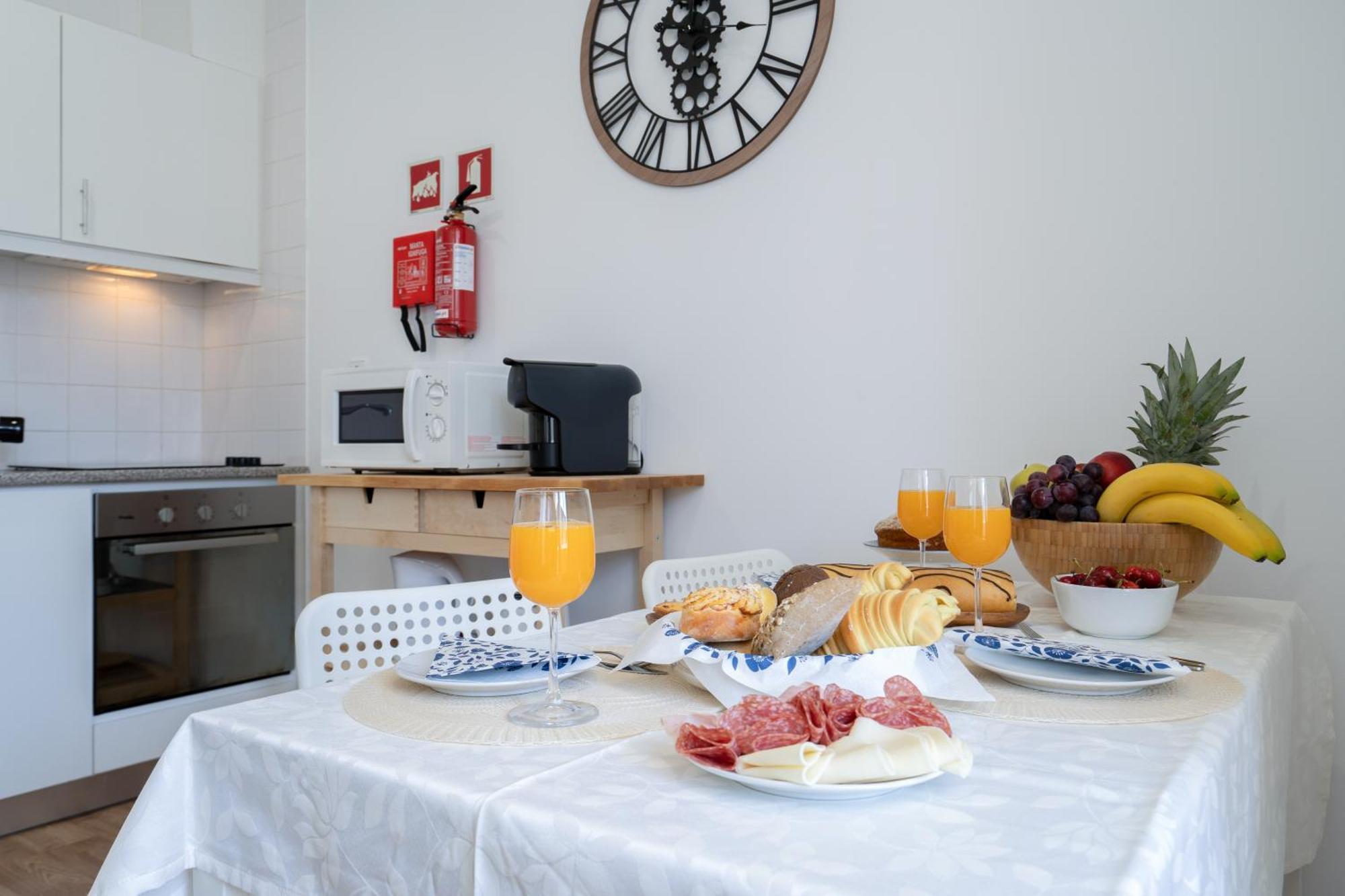 Host Wise - Colorful Fresh Flats - Batalha Apartment ปอร์โต ภายนอก รูปภาพ