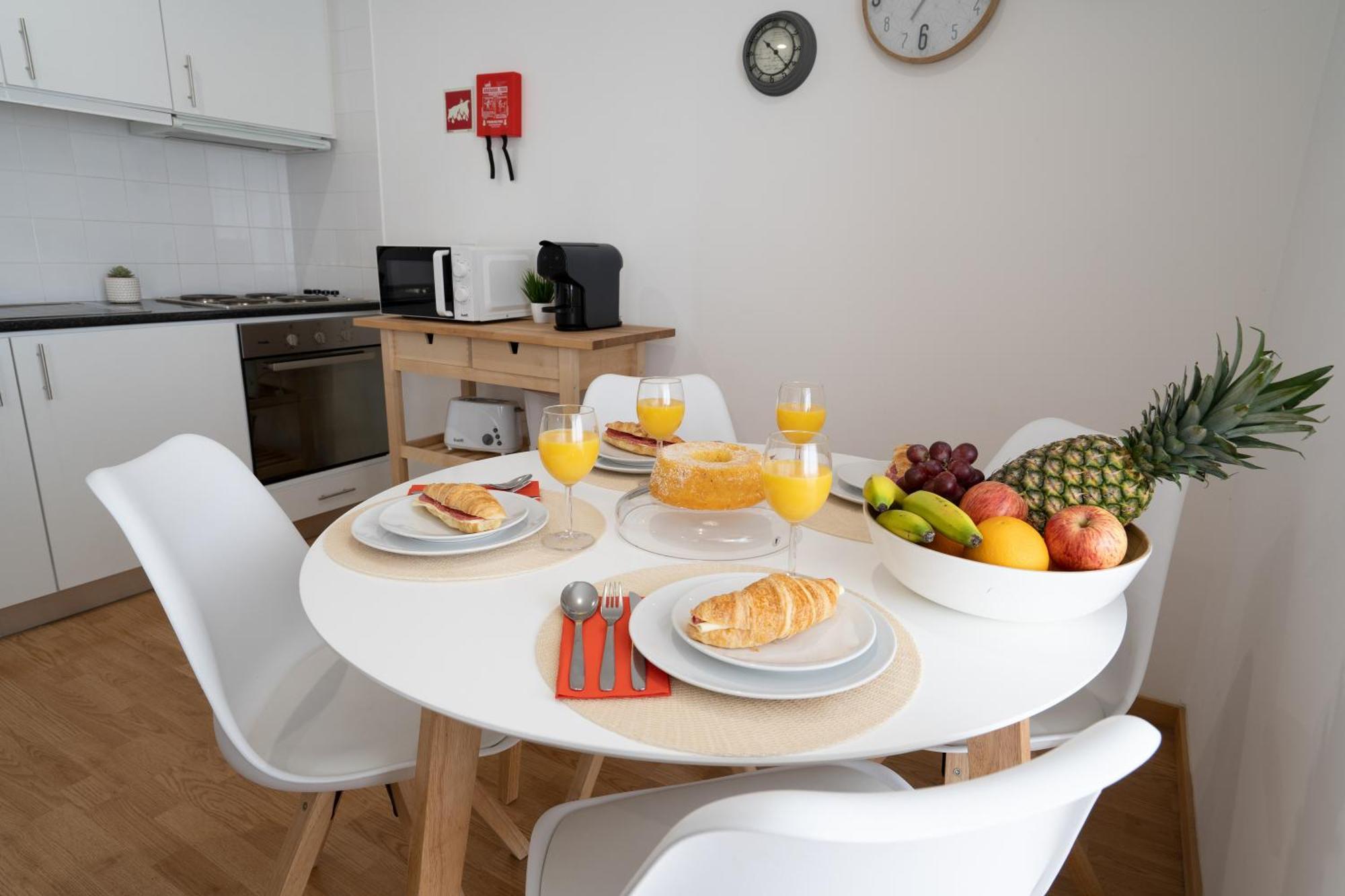 Host Wise - Colorful Fresh Flats - Batalha Apartment ปอร์โต ห้อง รูปภาพ