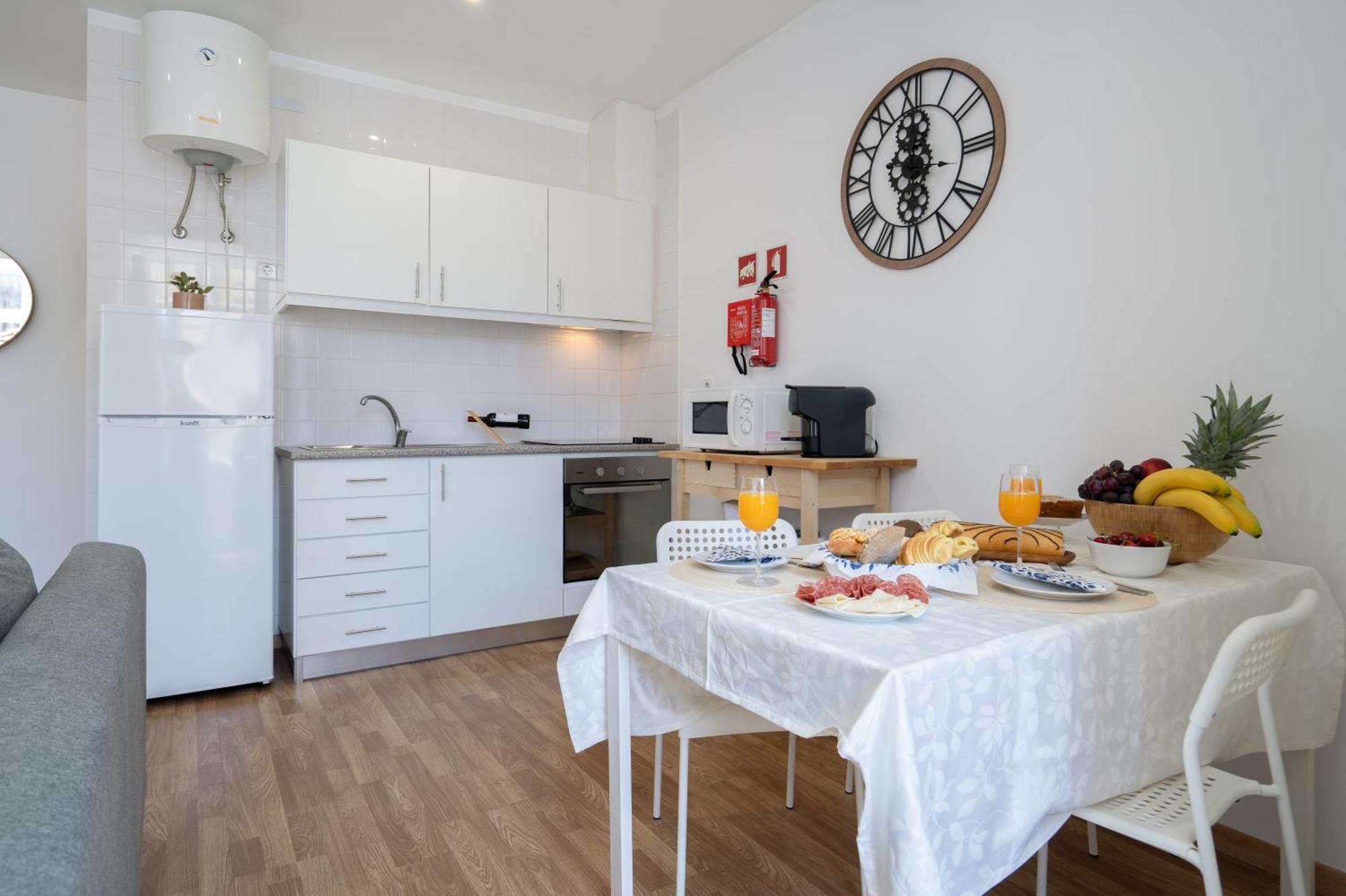 Host Wise - Colorful Fresh Flats - Batalha Apartment ปอร์โต ห้อง รูปภาพ