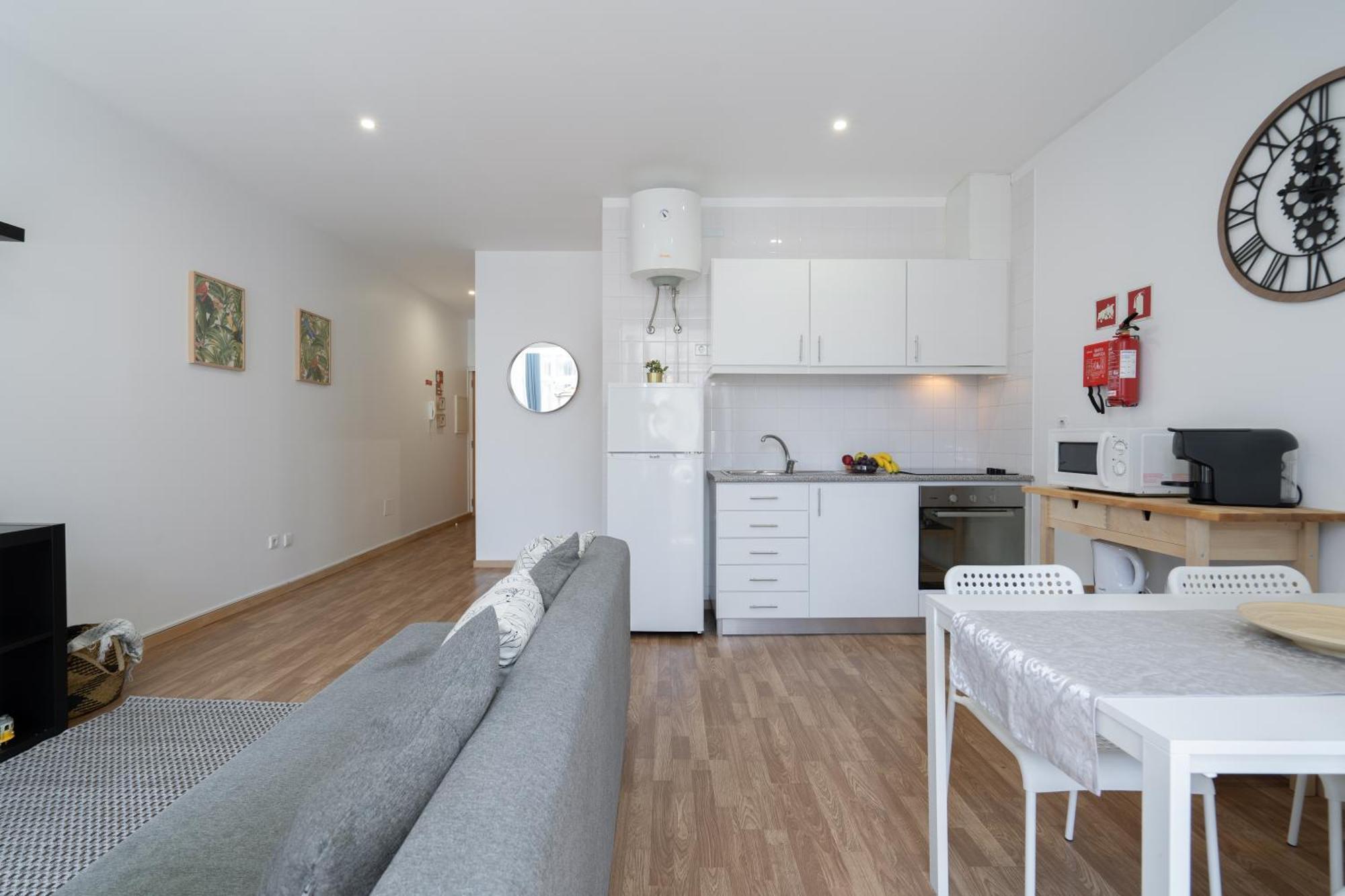 Host Wise - Colorful Fresh Flats - Batalha Apartment ปอร์โต ห้อง รูปภาพ